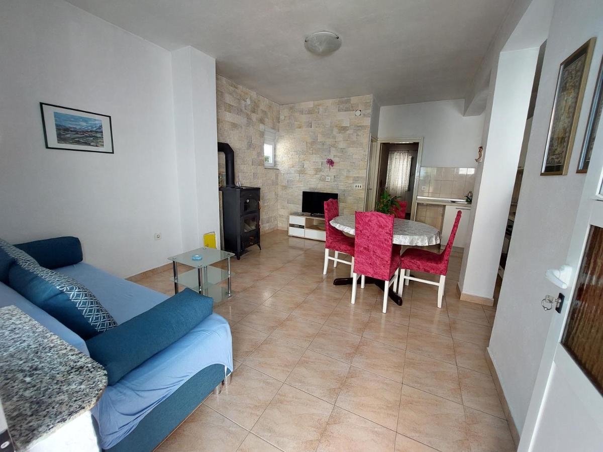 Apartment Lucija *