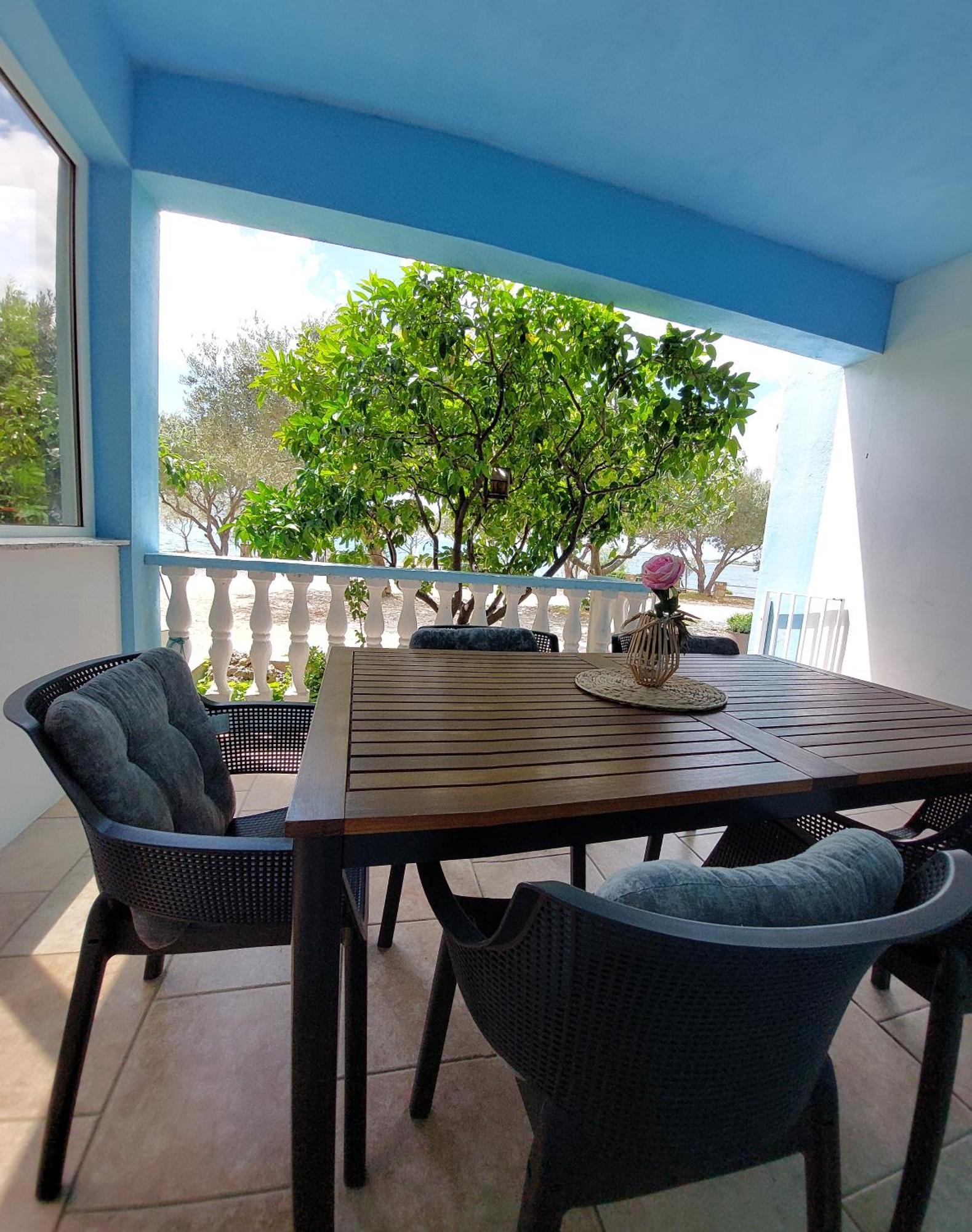 Lucija Apartman Seline